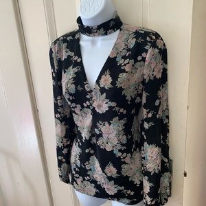 🍉3/$60 - Delicate long-sleeve blouse